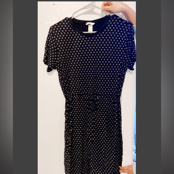 H&M🛍
Women’s T-Shirt Dress 👗 Adjustable Tie Waist. Navy & White pattern
Size:M - Picture 6 of 9